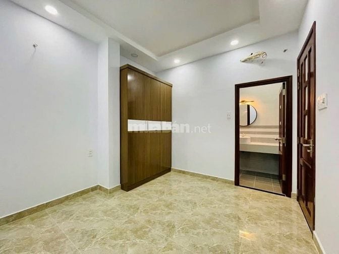 Đi nước ngoài định cư bán gấp nhà ở đường Nguyễn Thị Minh Khai, phường