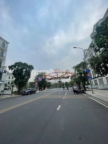 Hot nhất cho thuê nhà phố Trục D2A tốt nhất trục kinh doanh đông đúc n