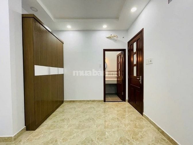 Đi nước ngoài định cư bán gấp nhà ở đường Nguyễn Thị Minh Khai, phường