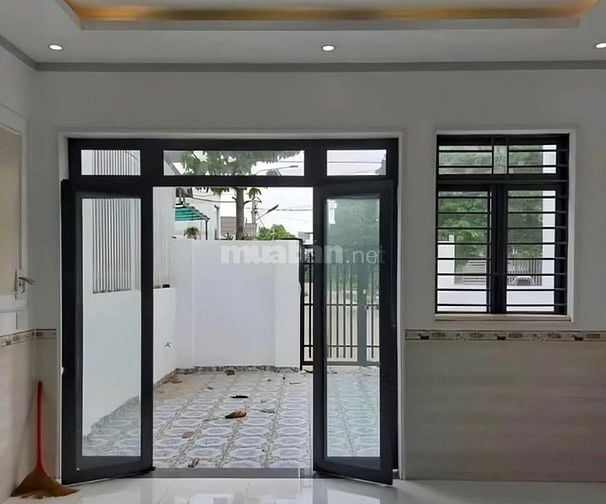 CẦN BÁN NHANH NHÀ NGAY CHỢ BÌNH CHÁNH, DIỆN TÍCH 100M2, DỌN VÀO Ở NGAY