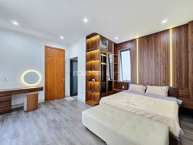 Bán nhà riêng đường Nguyễn Tất Thành vị trí đẹp, trung tâm Hải Châu.