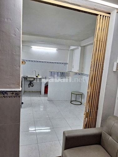 Cho thuê nhà hẻm 4m (XH) Trần Quốc Toản, P.V.T.Sáu, Q.3 giá 14tr