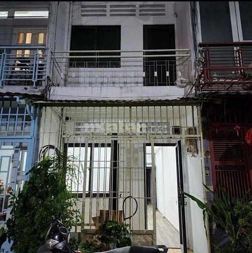 Cho thuê nhà hẻm 4m (XH) Trần Quốc Toản, P.V.T.Sáu, Q.3 giá 14tr