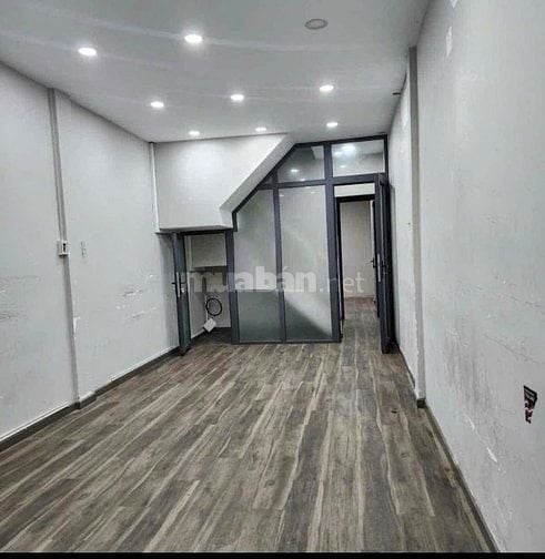 Cho thuê nhà hẻm 4m (XH) Trần Quốc Toản, P.V.T.Sáu, Q.3 giá 14tr