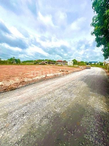 Bán đất thổ cư 125m² gần Vinhomes Hậu Nghĩa. Giá chỉ 2.9 tỷ, SHR, xây 