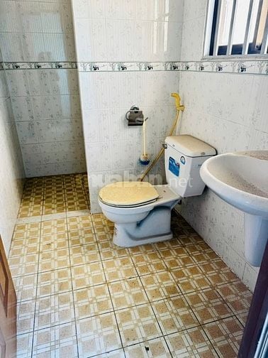 Cho thuê nhà mặt tiền nội bộ khu Bình Phú 2, Q6, 15 triệu
