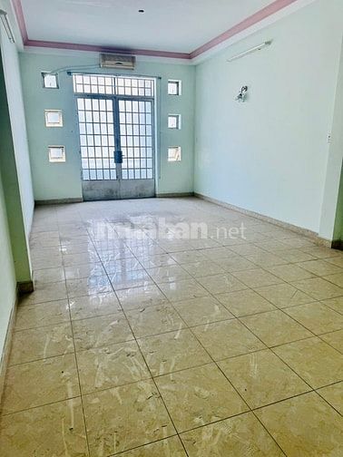 Cho thuê nhà mặt tiền nội bộ khu Bình Phú 2, Q6, 15 triệu