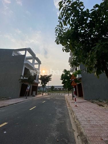 Bán gấp đất Bình Dương, mặt tiền đường 12m