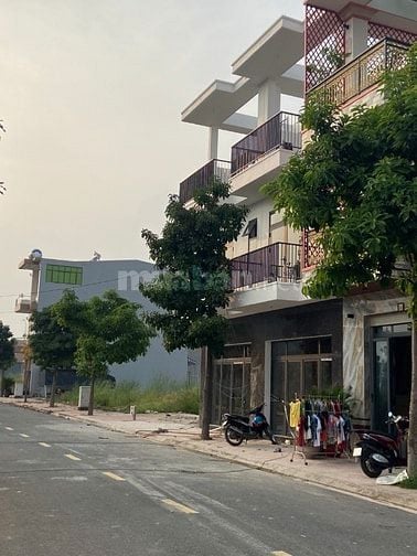 Bán gấp đất Bình Dương, mặt tiền đường 12m