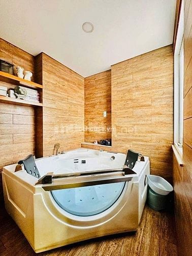 Nhà hẻm 8m Huỳnh Văn Bánh, Phú Nhuận. DT 6x15m, 4 tầng