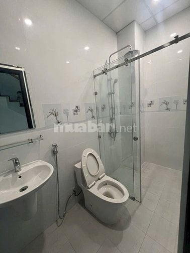 NHÀ MỚI HOÀN THIỆN , HẺM XE HƠI , CÁCH MT KHOẢNG 30m