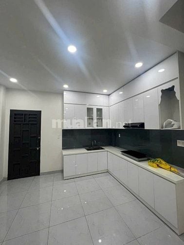 NHÀ MỚI HOÀN THIỆN , HẺM XE HƠI , CÁCH MT KHOẢNG 30m