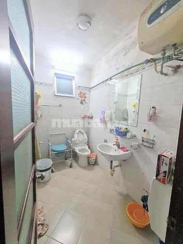 Ô TÔ LÙI CỬA, SÁT PHỐ, THOÁNG TRƯỚC SAU, CHỦ TỰ XÂY