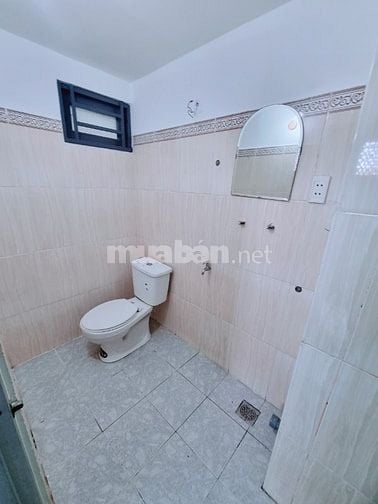 Phòng ngay Lê Văn Việt, ngã 3 Mỹ Thành, 17m2, thoáng mát, an ninh