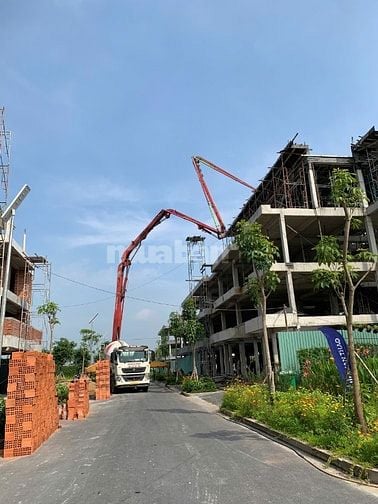 Nhà phố liền kề chợ Bình Chánh - Ngay siêu nút giao Mỹ Yên - Long Thàn