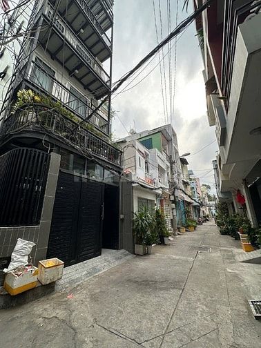 Bán gấp toà CHDV HXH Phan Đăng Lưu, P3, Q. Bình Thạnh. Giá tốt nhất TT