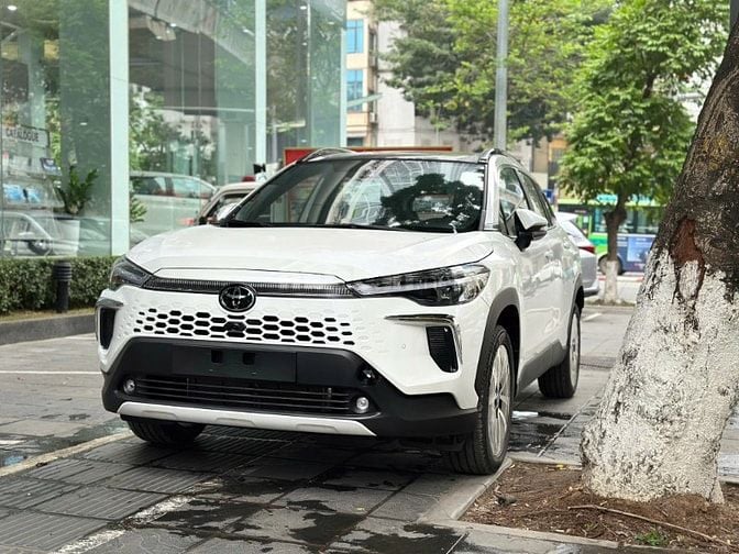 Toyota Corolla Cross 1.8V 2025 Giảm 50% trước bạ