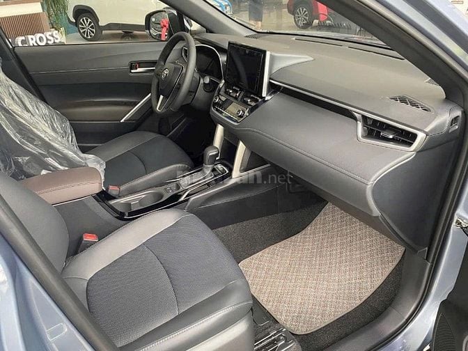 Toyota Corolla Cross 1.8V 2025 Giảm 50% trước bạ