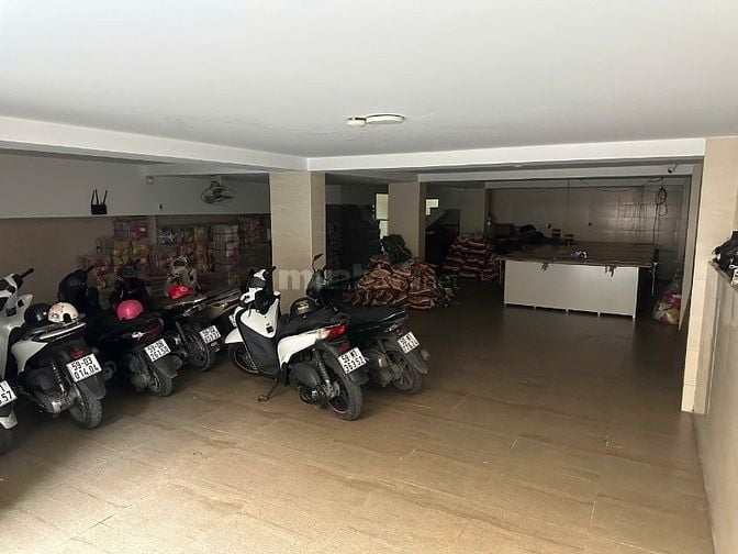 bán biệt thự đường lê quốc trinh DT 8x19 đúc 1 trệt 1 lửng 3 lầu 