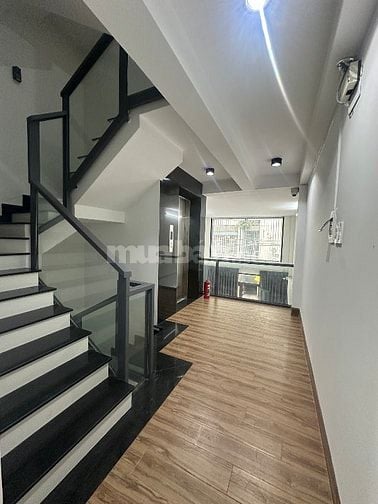 Cho Thuê Nhà Mới Xây Có Thang Máy Đường D