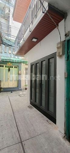 Chính chủ bán nhà 2 tầng Huỳnh Tịnh Của Q3, 38m², sổ riêng, 5.7 tỷ