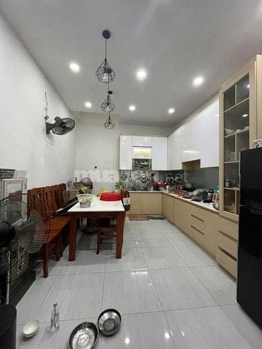 BÁN NHÀ MẶT TIỀN KD BÁN TẠP HÓA GIÁ 620TR GẦN CHỢ BÌNH CHÁNH 