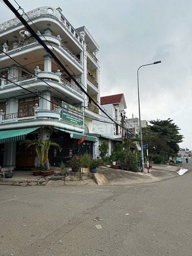 Cho thuê góc 2 mặt tiền Lê Cơ 
