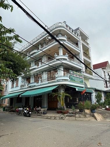 Cho thuê góc 2 mặt tiền Lê Cơ 