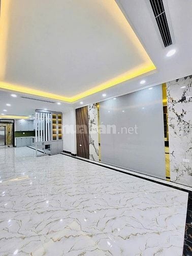 Bán Nhà 8 Tầng Thang Máy Giảng võ 50m mt 5 m oto sân rộng 26,6 tỷ.