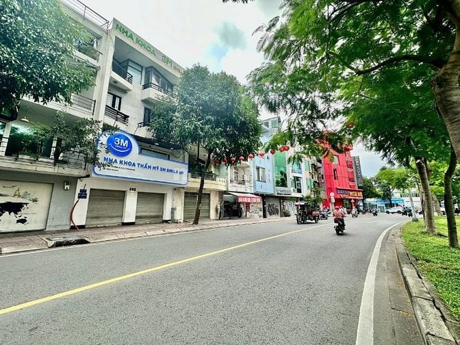 Cần bán gấp nhà 4 tầng, MT Trường Sa, HĐ thuê 55 triệu/tháng