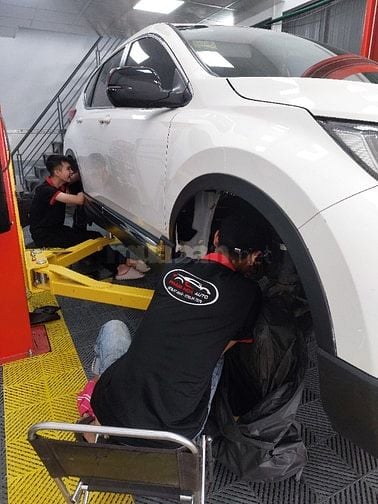 CẦN SANG NHƯỢNG GẤP GARA : CHĂM SÓC,BẢO DƯỠNG,LẮP ĐẶT PHỤ KIỆN XE HƠI