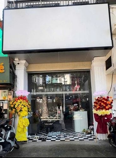Cho thuê nhà Mặt tiền Trần Hưng Đạo, Phường Cô Giang, Quận 1