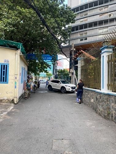 Cơ hội duy nhất sở hữu ngay Biệt Thự cổ 190m2 ngay góc 3 mặt tiền Nam 