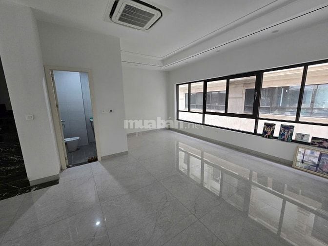 cho thuê làm văn phòng, mặt tiền rộng, thoáng, 2 mặt đường
