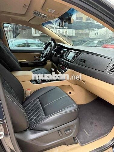 Kia Sedona 2018 2.2L DATH - 90000 km