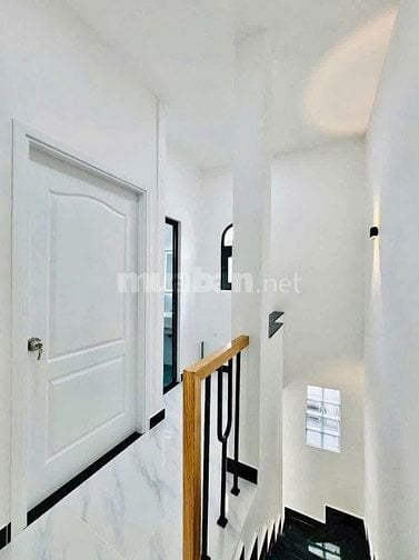 CÔ NGA VỀ QUÊ CẦN BÁN GẤP NHÀ 1T1L 1TỶ990 Đ.NGUYỄN THÁI SƠN P4 GÒ VẤP