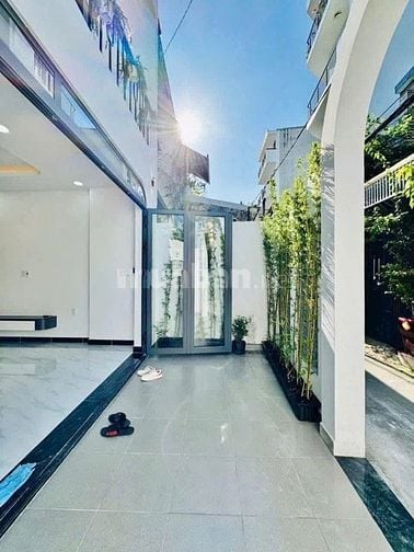 CÔ NGA VỀ QUÊ CẦN BÁN GẤP NHÀ 1T1L 1TỶ990 Đ.NGUYỄN THÁI SƠN P4 GÒ VẤP