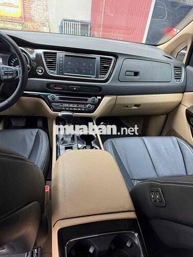 Kia Sedona 2018 2.2L DATH - 90000 km