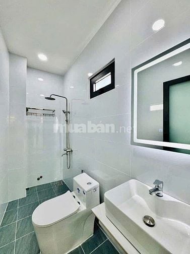 CÔ NGA VỀ QUÊ CẦN BÁN GẤP NHÀ 1T1L 1TỶ990 Đ.NGUYỄN THÁI SƠN P4 GÒ VẤP