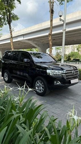 Toyota Land Cruiser 4.6 V8 sản xuất 2020, 1 chủ Hà Nội, tên công ty.