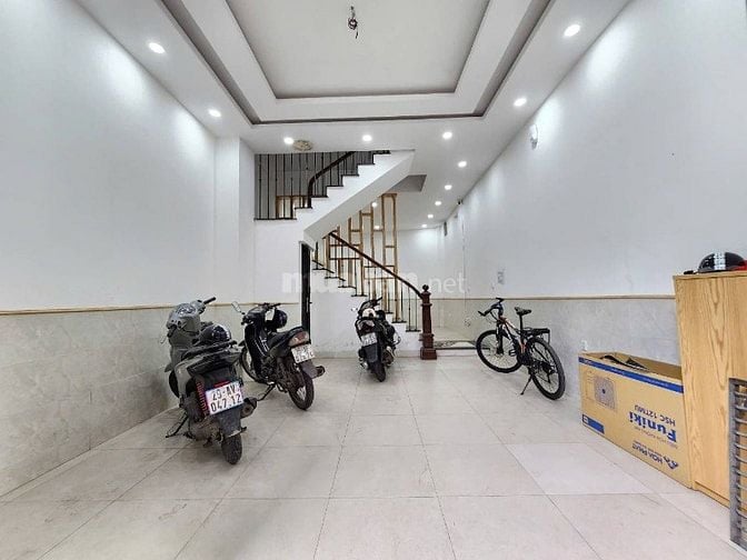  NHÀ ĐẸP - MẶT TIỀN TO  - NGÕ Ô TÔ - Ô TÔ VÀO NHÀ