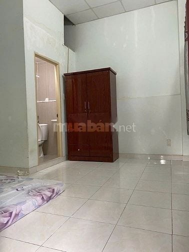 Cho thuê nhà 3m (BG) Lạc Long Quân, P.8, Q.Tân Bình giá 10tr