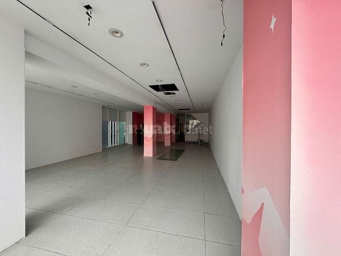 Cho thuê nhà MT Nguyễn Trãi 7,2m x 17m - 7 tầng lầu giá 380tr 