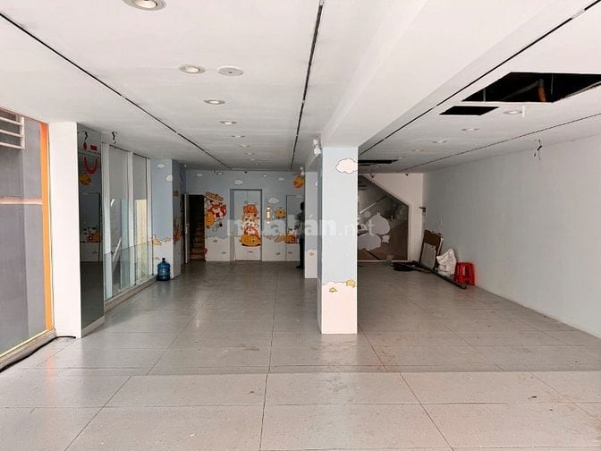 Cho thuê nhà MT Nguyễn Trãi 7,2m x 17m - 7 tầng lầu giá 380tr 