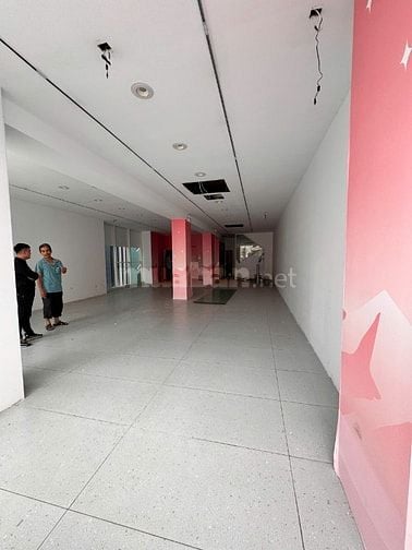 Cho thuê nhà MT Nguyễn Trãi 7,2m x 17m - 7 tầng lầu giá 380tr 