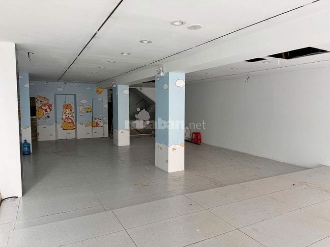Cho thuê nhà MT Nguyễn Trãi 7,2m x 17m - 7 tầng lầu giá 380tr 