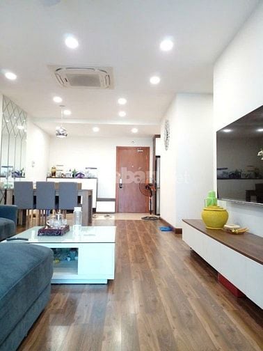 Cần bán nhanh căn 3 ngủ Goldmark City-full nội thất, ban công Đông Bắc