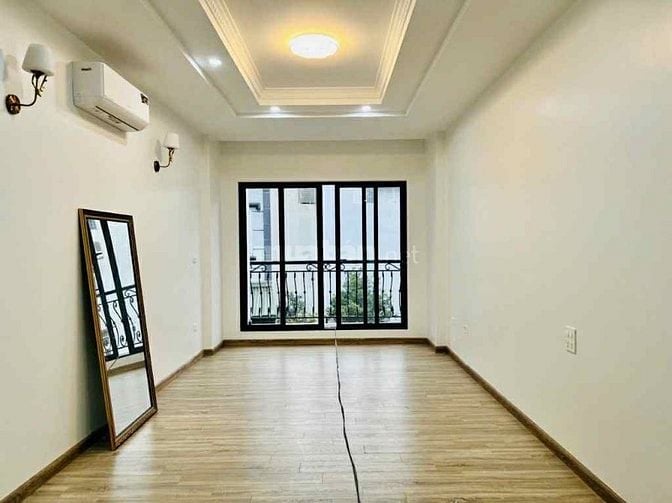 NHÀ MỚI PHỐ NGỌC THỤY - HỌC VIỆN HẬU CẦN - 8TẦNG THANG MÁY - GARA OTO