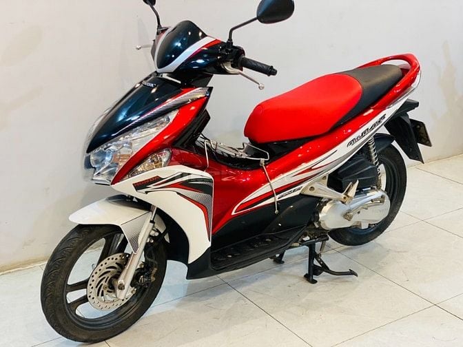 Honda Air Blade 110 Fi Màu Trắng Đỏ Biển HN CHÍNH CHỦ