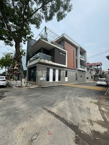 0961648203 bán căn nhà cực kỳ đẹp. Lô góc, nhà 2 mặt thoáng